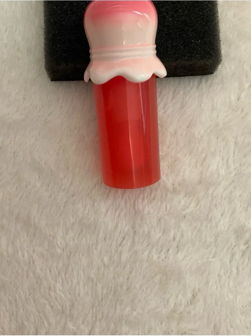 Strawberry Shine Lip Gloss – Pink & Red Glow